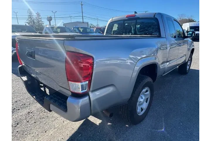 $21700 : Toyota Tacoma 2017 4x2 SR 4d image 8