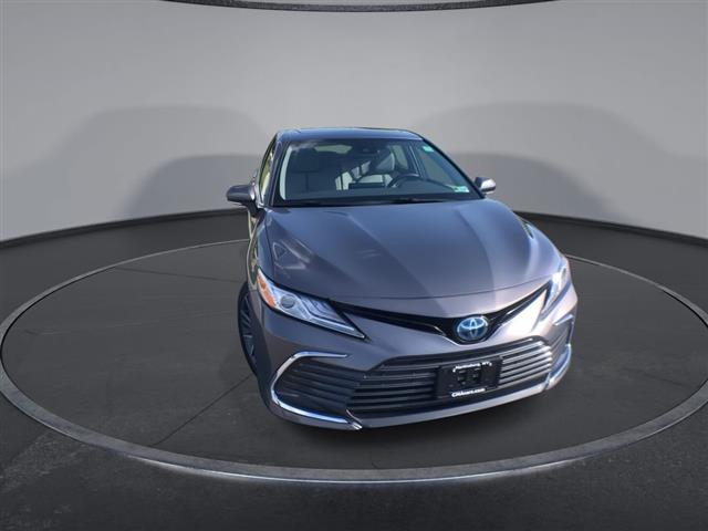 $31400 : PRE-OWNED 2022 TOYOTA CAMRY H image 3