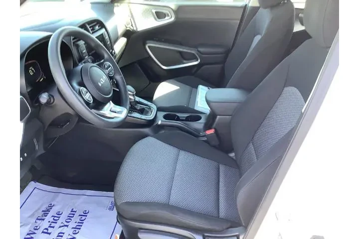 $21950 : Kia Soul 2024 LX 4dr Crossov image 10