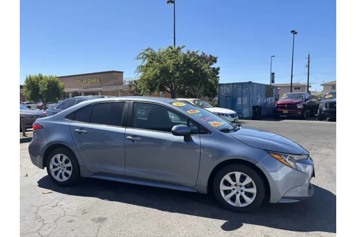 $17999 : 2021 Corolla LE image 3