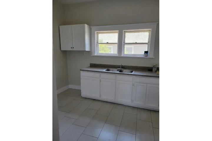 $1400 : Boyle Heights 2 & 1🏠 image 6
