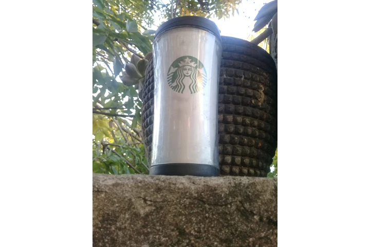 $4000 : Vaso térmico de Starbucks image 3