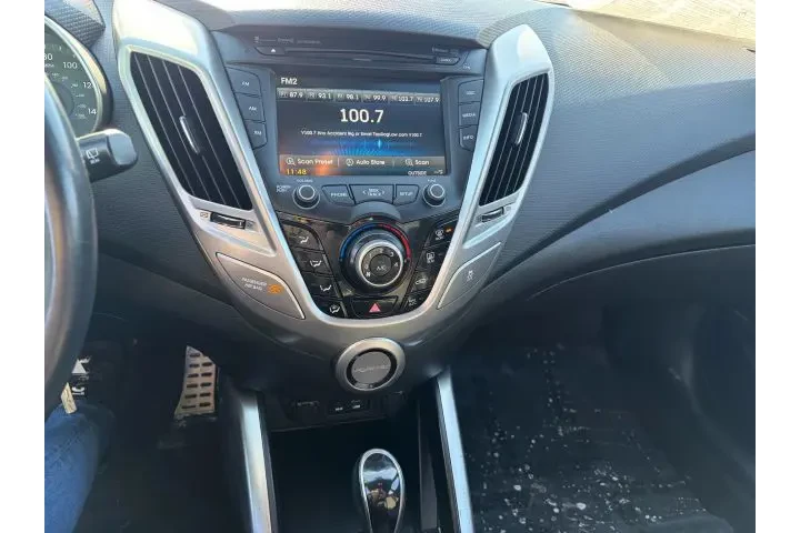 $9995 : 2016 VELOSTER image 7