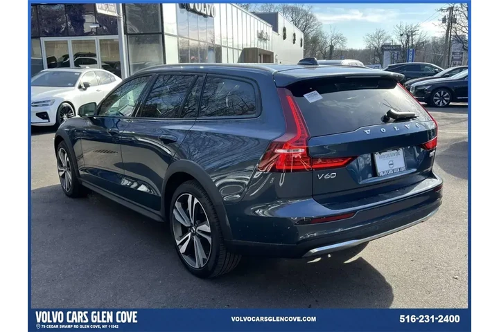 $38000 : Volvo V60 Cross Country 2023 image 6
