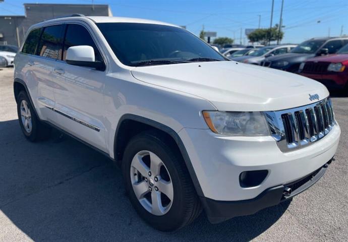 2012 Grand Cherokee image 1