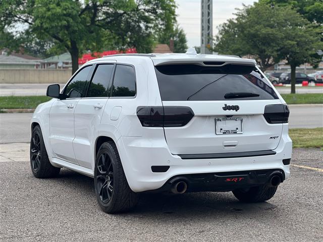 2015 Grand Cherokee image 8