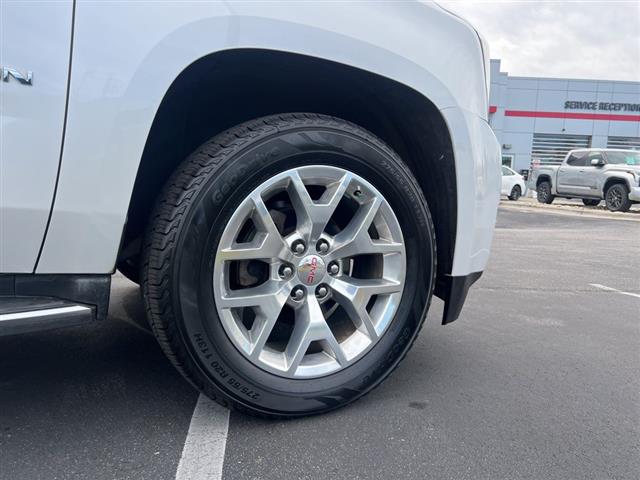 $23591 : PRE-OWNED 2016 YUKON SLT image 9