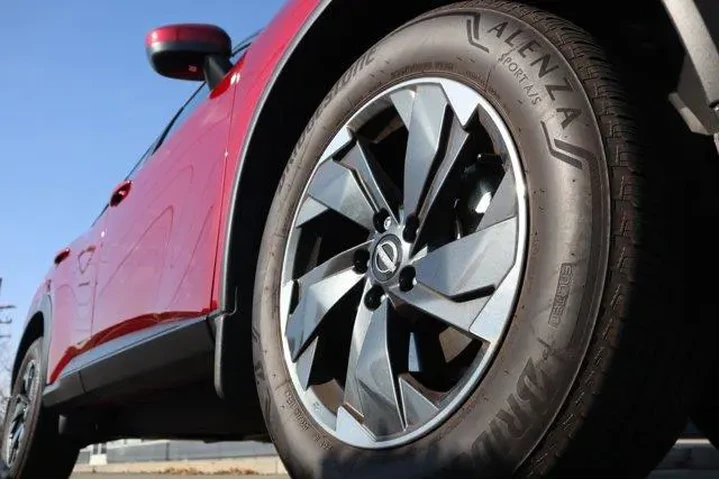 $24843 : Nissan Rogue 2024 AWD SV 4dr image 10