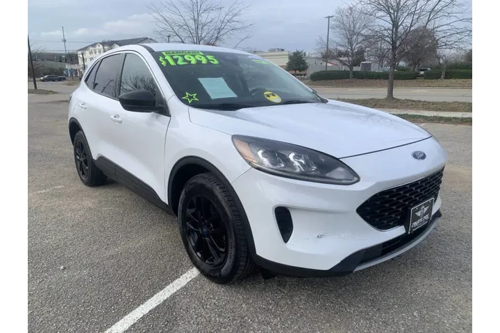 $12995 : 2022 Escape SE image 5