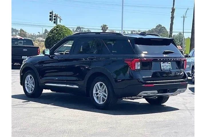 $38988 : Ford Explorer 2025 Active 4d image 2