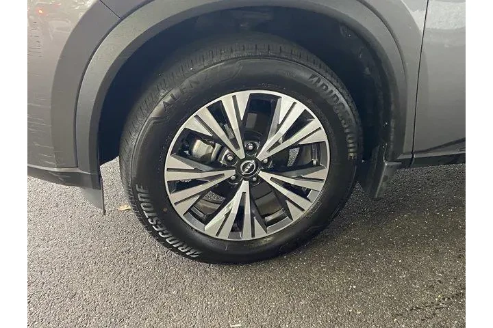 Nissan Rogue 2023 AWD SV 4dr image 9