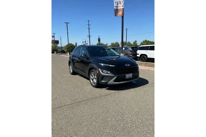 $18998 : Hyundai KONA 2022 AWD SEL 4d image 2