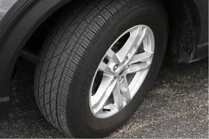 $19988 : Ford Explorer 2021 AWD XLT 4 image 4