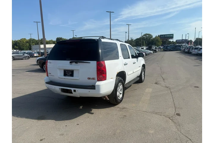 $3980 : 2008 GMC Yukon 4WD 4dr 1500 S image 2