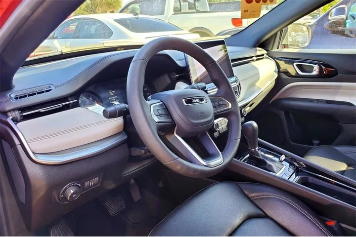 $25991 : Jeep Compass 2025 4x4 Limite image 9