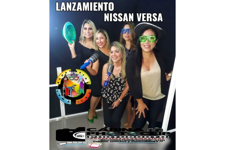 Hora Loca Guayaquil Robots Led image 10