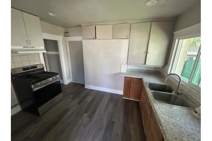 BACK HOUSE DISPONIBLE HOY! image 2