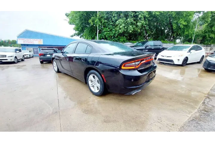 $13990 : 2021 Charger SXT image 9