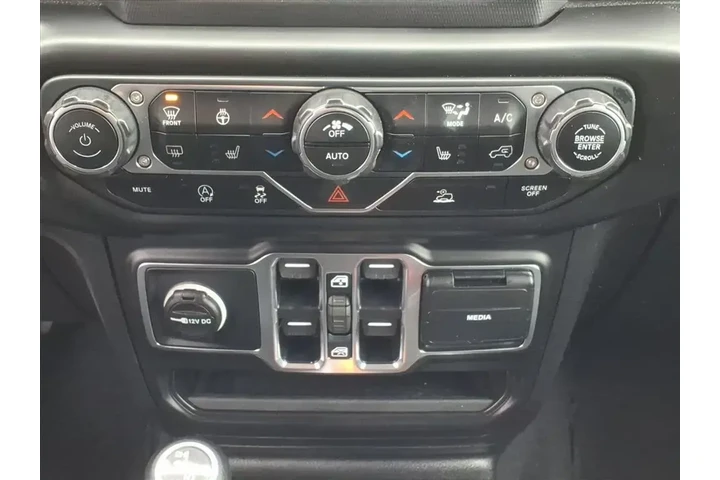 $27900 : Jeep Wrangler Unlimited 2021 image 8