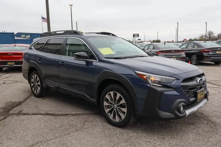 $35988 : 2025 Outback Limited XT AWD image 3