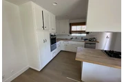 $950 : Spacious charming modern home thumbnail