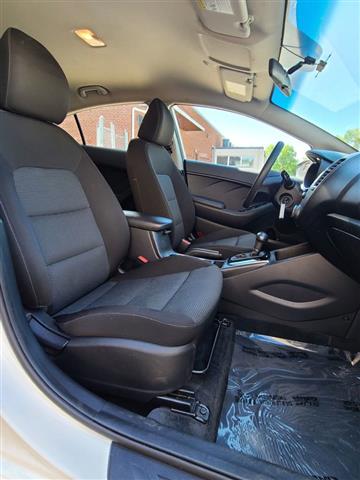 $6500 : 2017 Kia Forte LX Sedan image 7