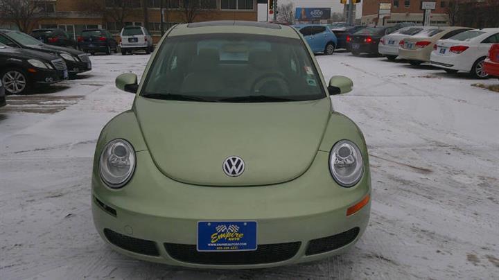 $6999 : 2008 New Beetle SE image 4