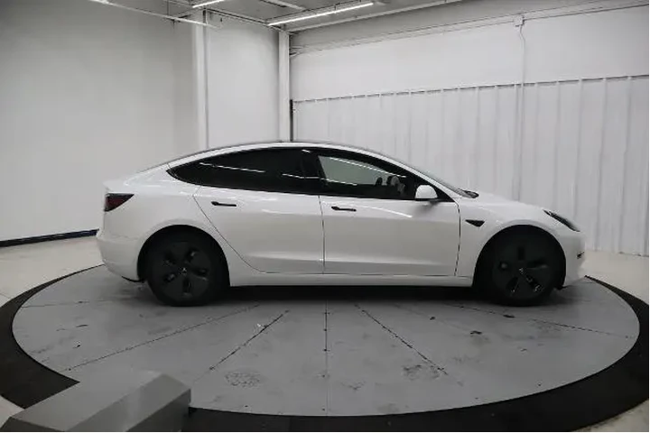$24917 : Tesla Model 3 2023 4dr Sedan image 2