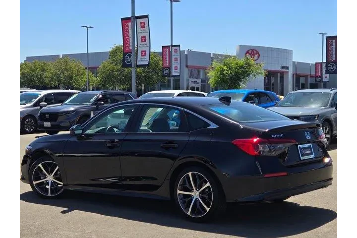$29588 : Honda Civic 2023 Touring 4dr image 5