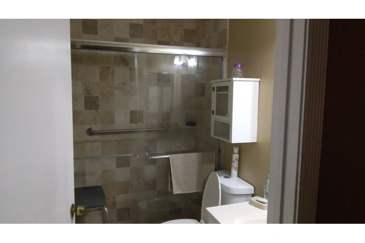 $800 : Rento habitación en mi casa image 1