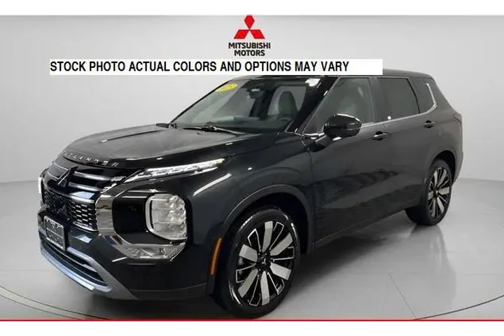 $28995 : Mitsubishi Outlander 2025 SE image 1