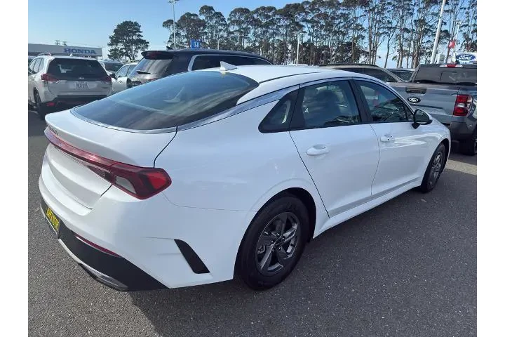 $18995 : Kia K5 2023 LXS 4dr Sedan image 4