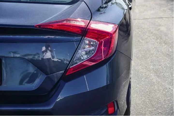 $17987 : Honda Civic 2020 LX 4dr Seda image 7