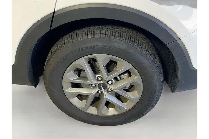 $34017 : Kia Telluride 2025 LX 4dr SU image 10