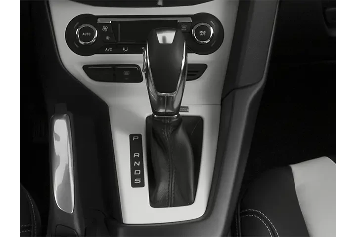 2014 Focus SE image 10