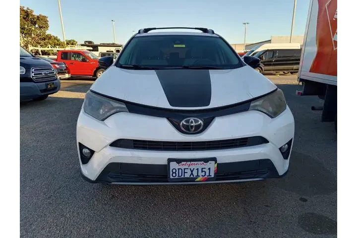 $13850 : Toyota RAV4 2018 XLE 4dr SUV image 2