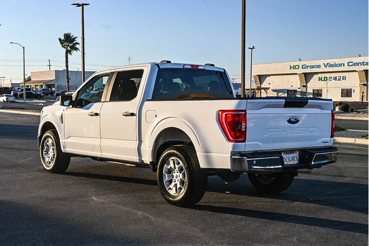 Ford F-150 2023 4x4 XLT 4dr image 5