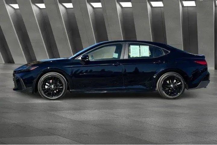 $26900 : Toyota Camry 2025 SE 4dr Sed image 10