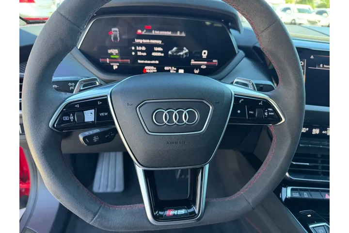 Audi RS e-tron GT 2022 AWD q image 9