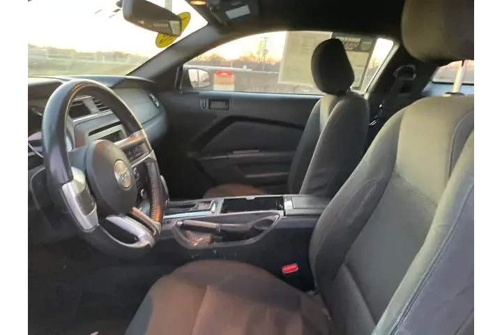 $10985 : Ford Mustang 2014 V6 2dr Fas image 8