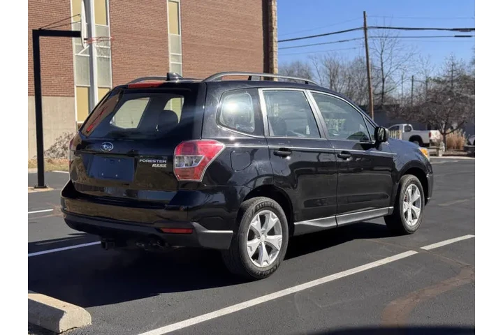 $8999 : 2016 Forester 2.5i image 5