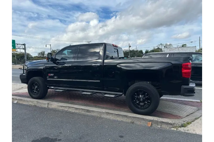 $31995 : 2019 Silverado 3500HD LTZ image 8