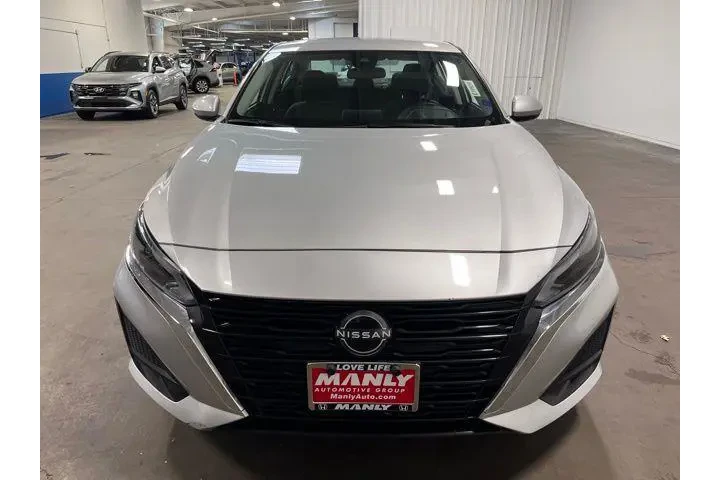 $17957 : Nissan Altima 2023 2.5 SV 4d image 8