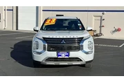 $26484 : Mitsubishi Outlander 2023 SE thumbnail