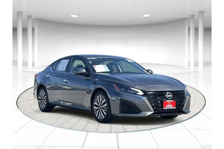 $17296 : Nissan Altima 2023 2.5 SV 4d image 5