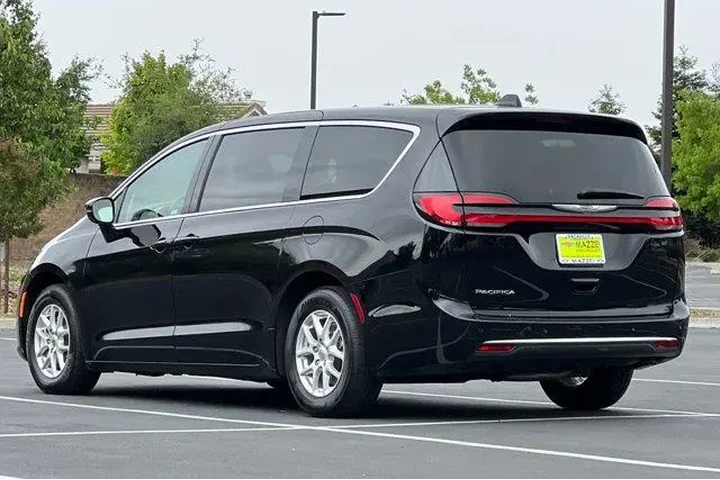 $26502 : Chrysler Pacifica 2024 Touri image 3