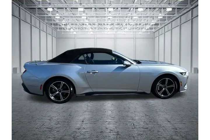 $28890 : Ford Mustang 2024 EcoBoost 2 image 8