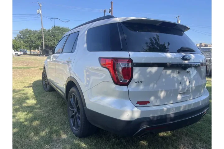 $16495 : 2017 Explorer XLT image 6