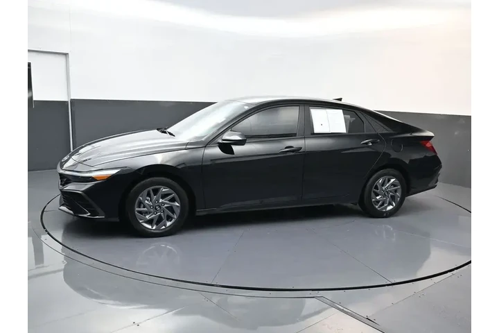 $20889 : Hyundai ELANTRA 2024 SEL 4dr image 6