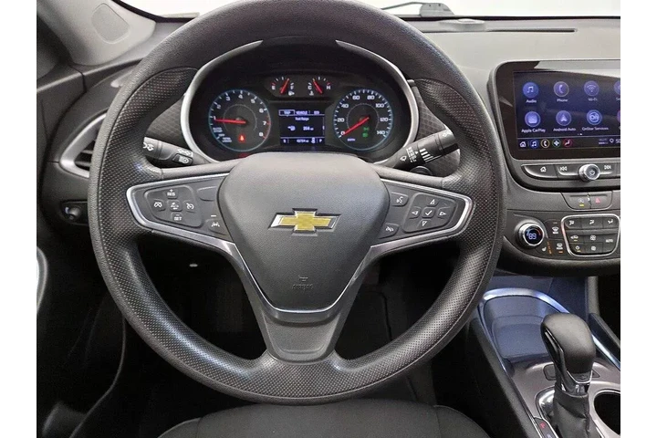 $17998 : Chevrolet Malibu 2023 LT 4dr image 10
